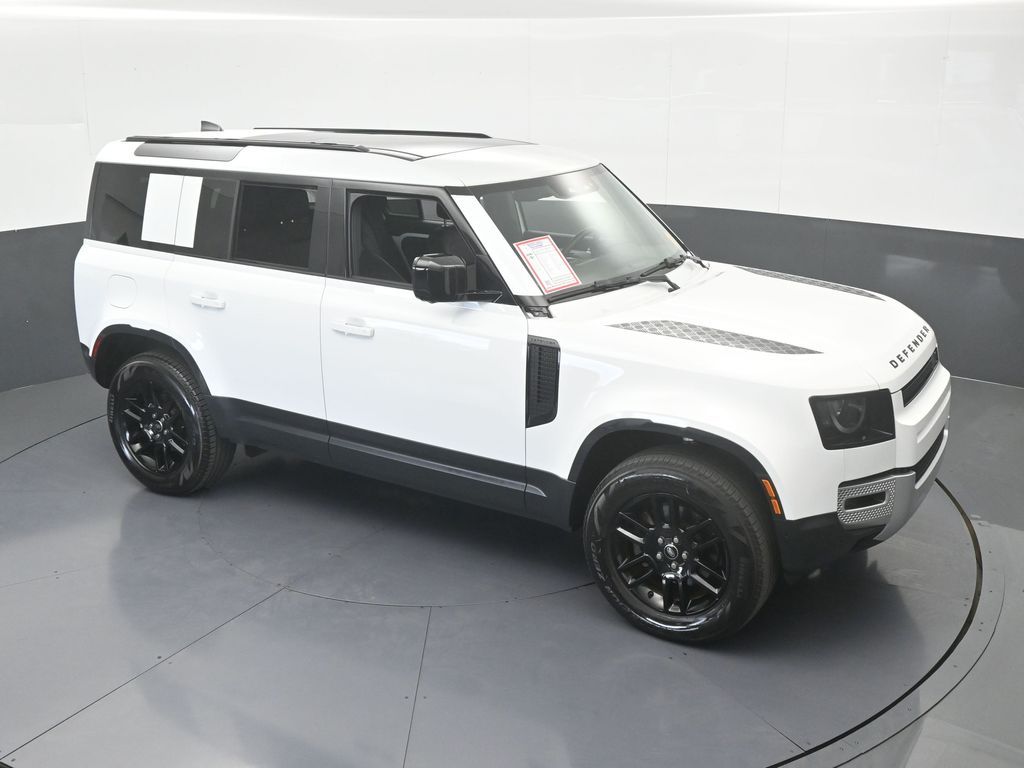 Used 2025 White Land Rover S image 70