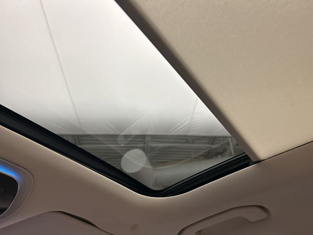 Thumbnail: 2025 Mercedes-Benz E-Class - 25