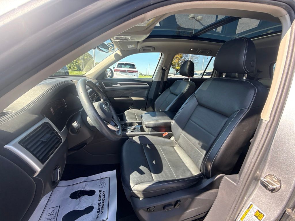 2022 Volkswagen Atlas 3.6L V6 SE w/Technology Silver at Sutliff Volkswagen
