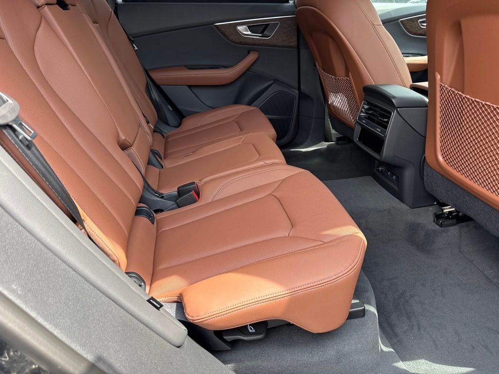 Thumbnail: 2027 Audi Q8 - 23