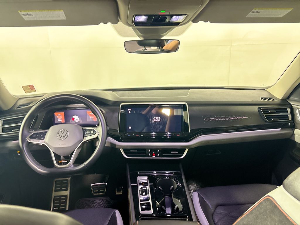 2024 Volkswagen Atlas 2.0T Peak Edition SE w/Technology