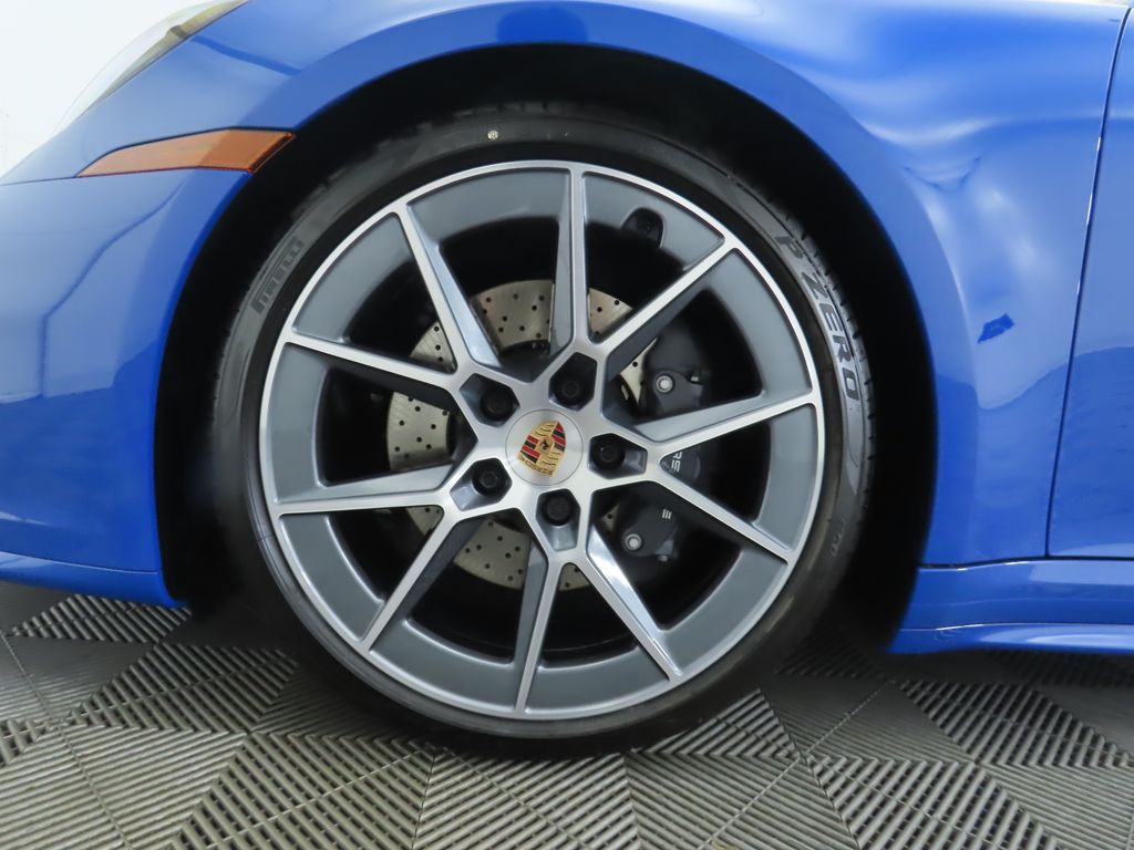 Thumbnail: 2025 Porsche 911 - 31