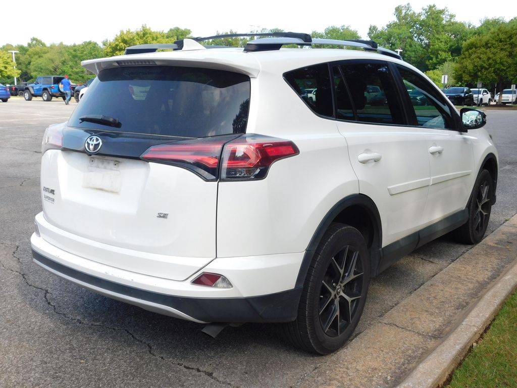 Thumbnail: 2016 Toyota RAV4 - 11