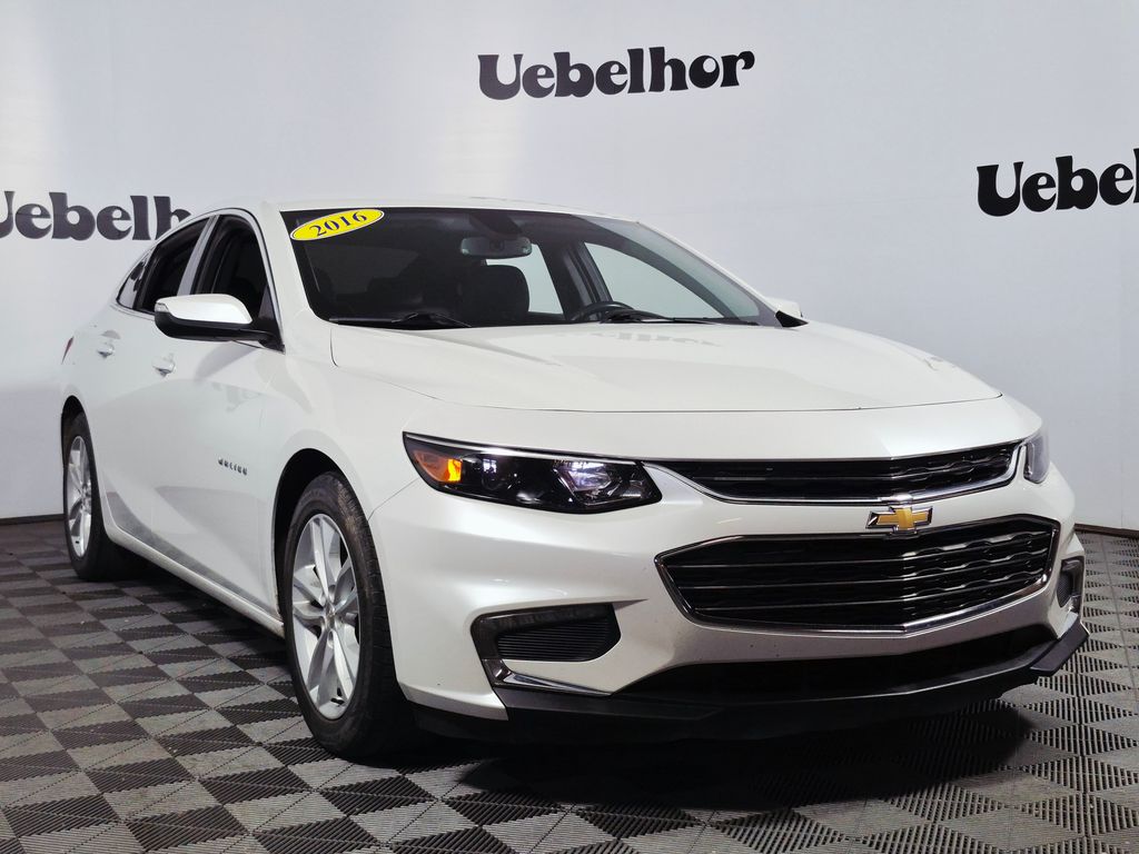White (Iridescent Pearl Tricoat) 2016 Chevrolet Malibu Sedan Front-Wheel Drive 6-Speed Automatic