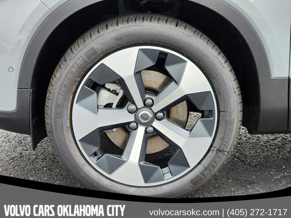 2026 Volvo XC40 Plus - Photo 12