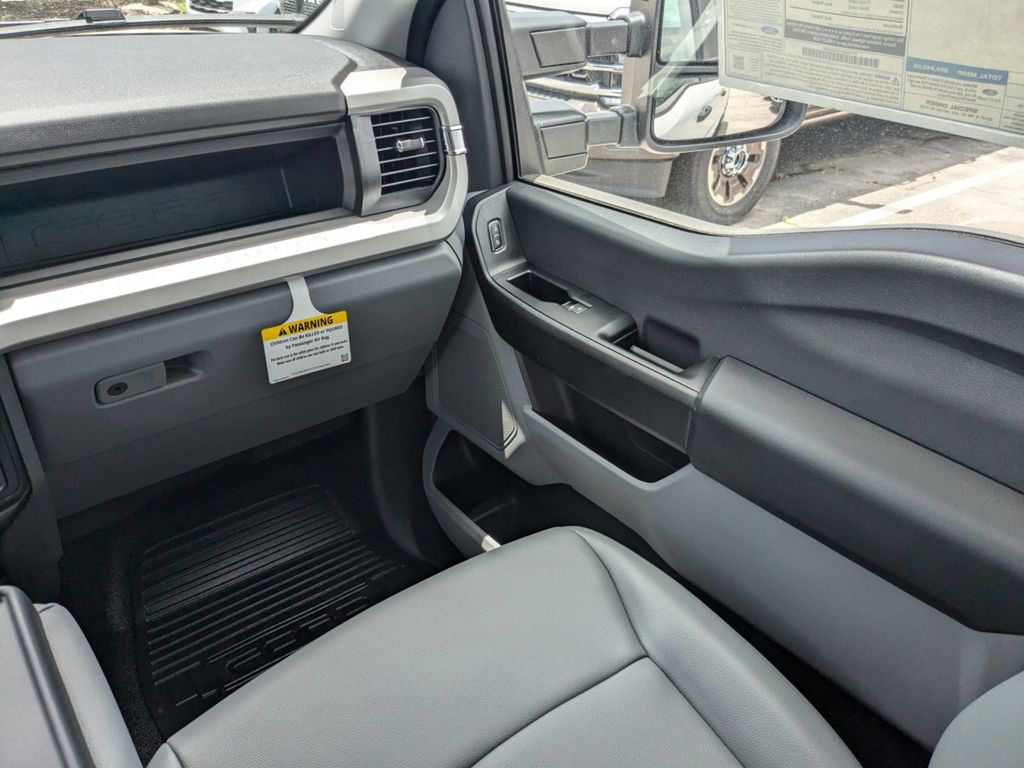 2025 Ford F-250 Super Duty XL