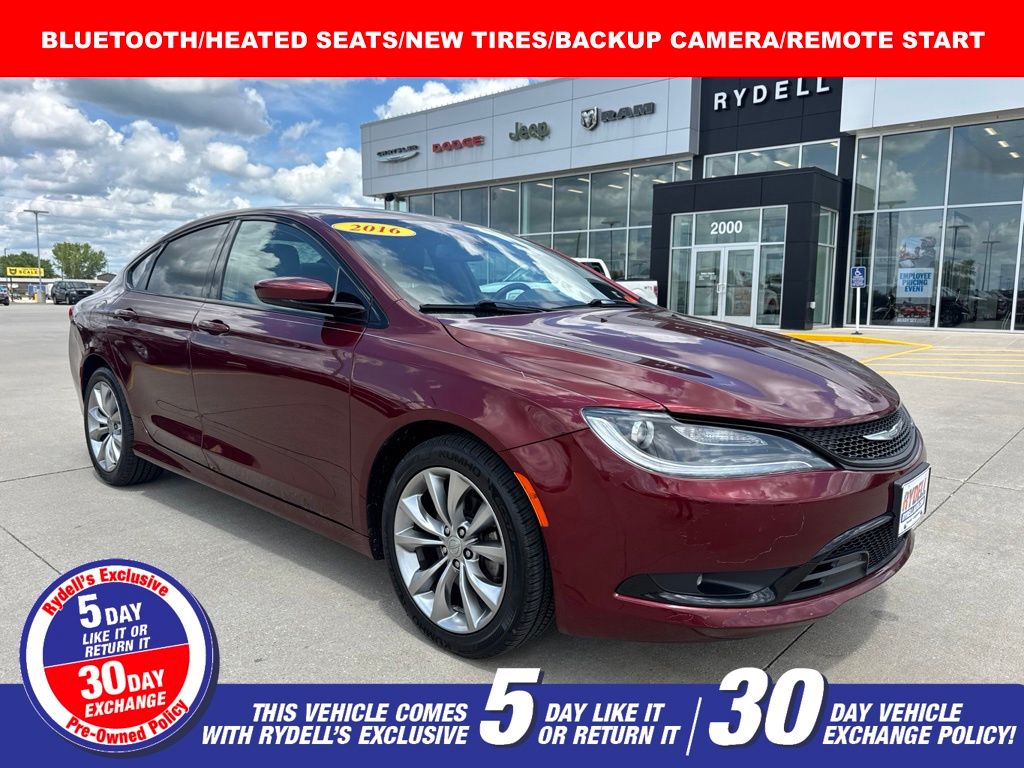 Velvet Red Pearlcoat 2016 Chrysler 200 Sedan Front-Wheel Drive 9-Speed Automatic