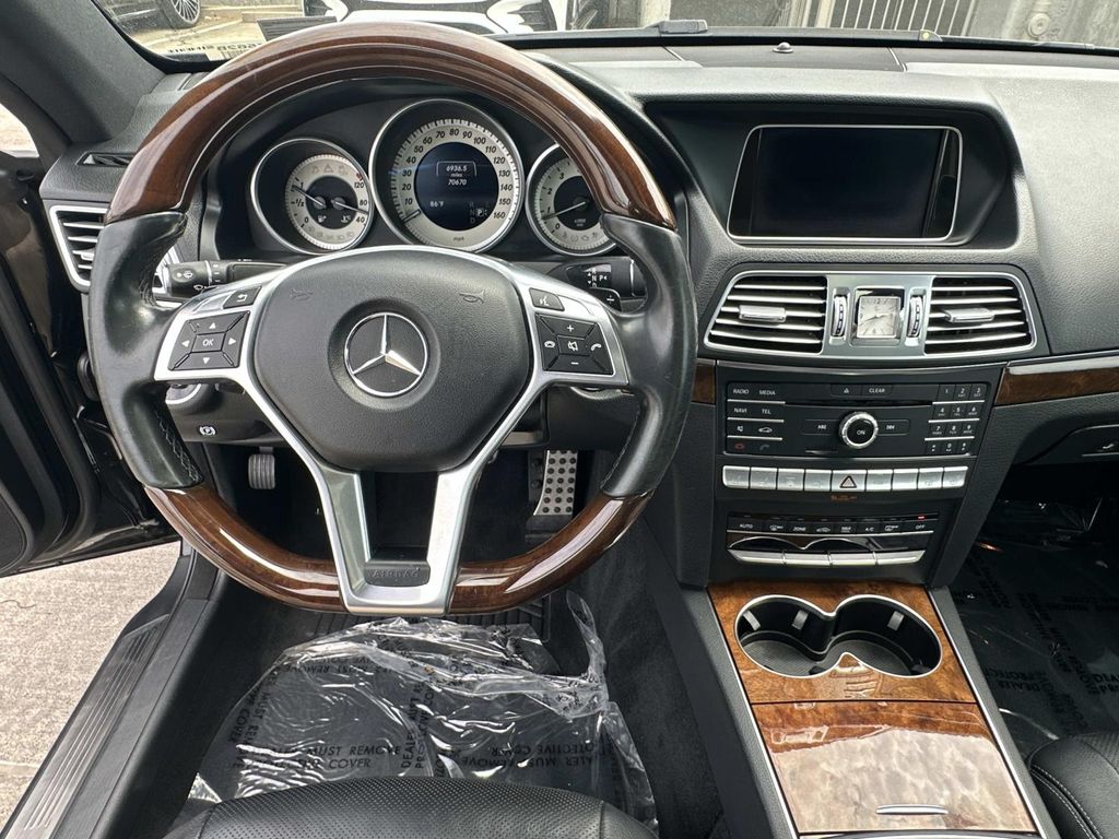 Thumbnail: 2016 Mercedes-Benz E-Class - 17