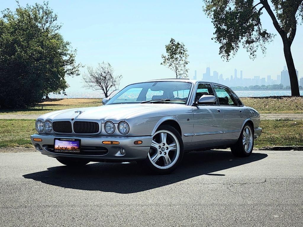 2002 Jaguar XJ8 Sport 3