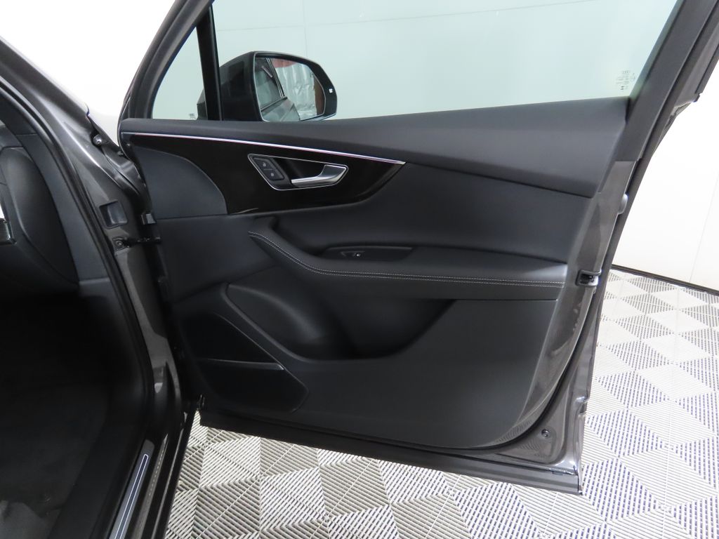 Thumbnail: 2025 Audi Q7 - 28