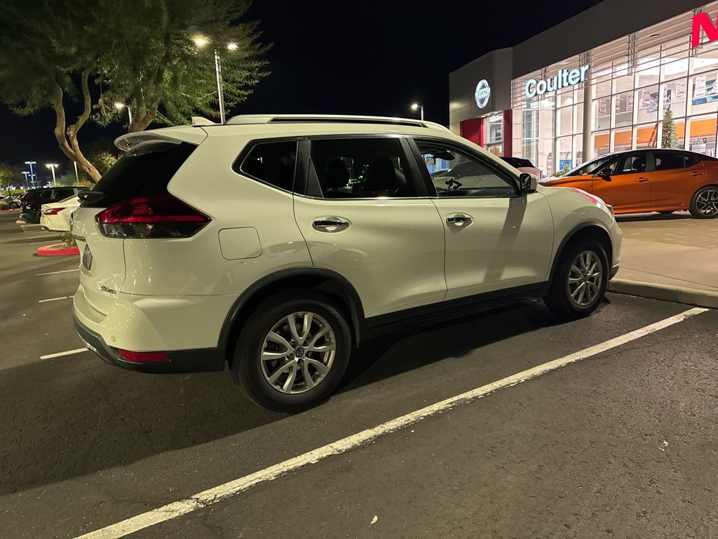 2019 Nissan Rogue SV 4