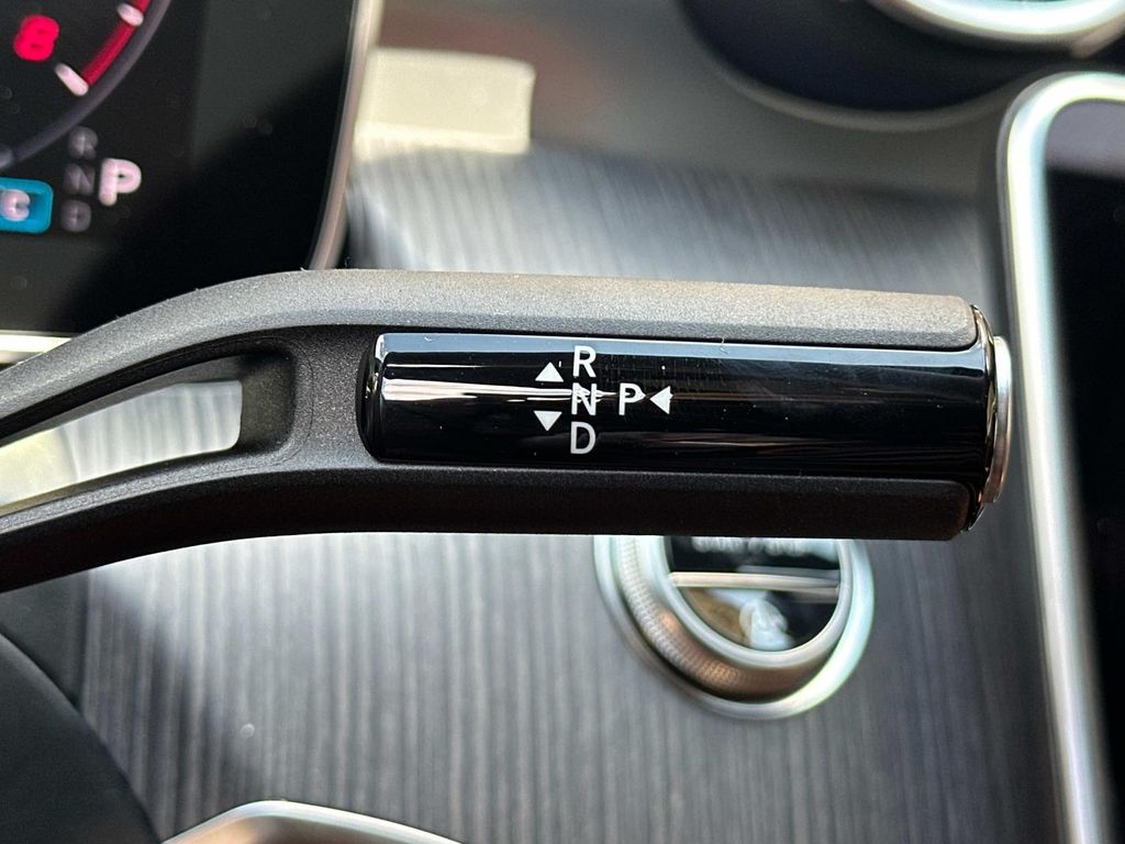 Thumbnail: 2025 Mercedes-Benz C-Class - 18