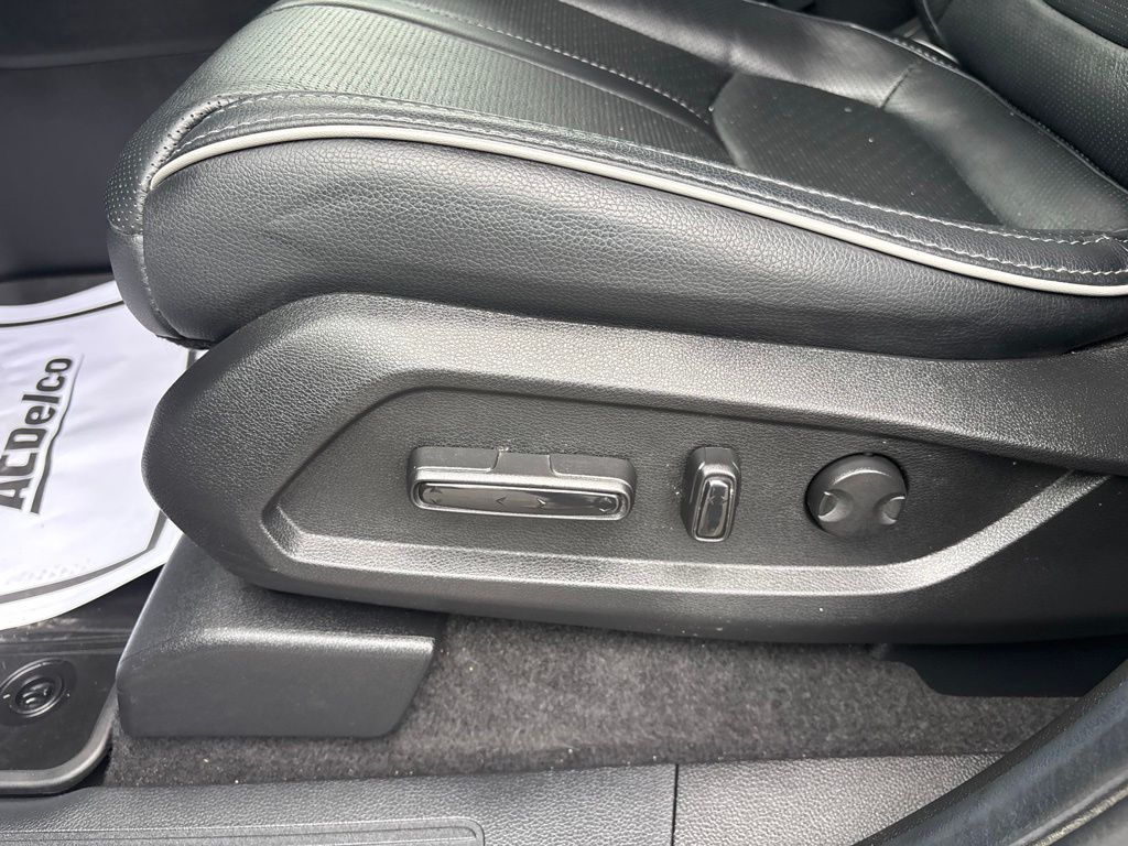 Used 2025 Honda Pilot SUV