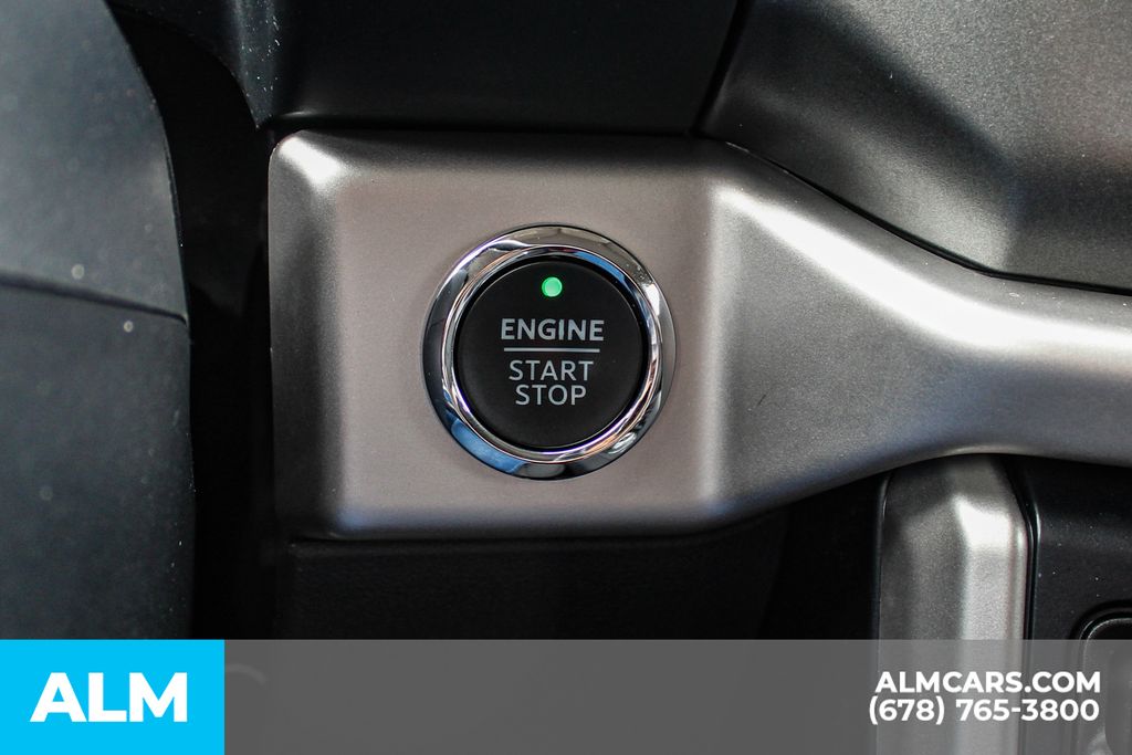 Used 2024 White Ford XLT image 30