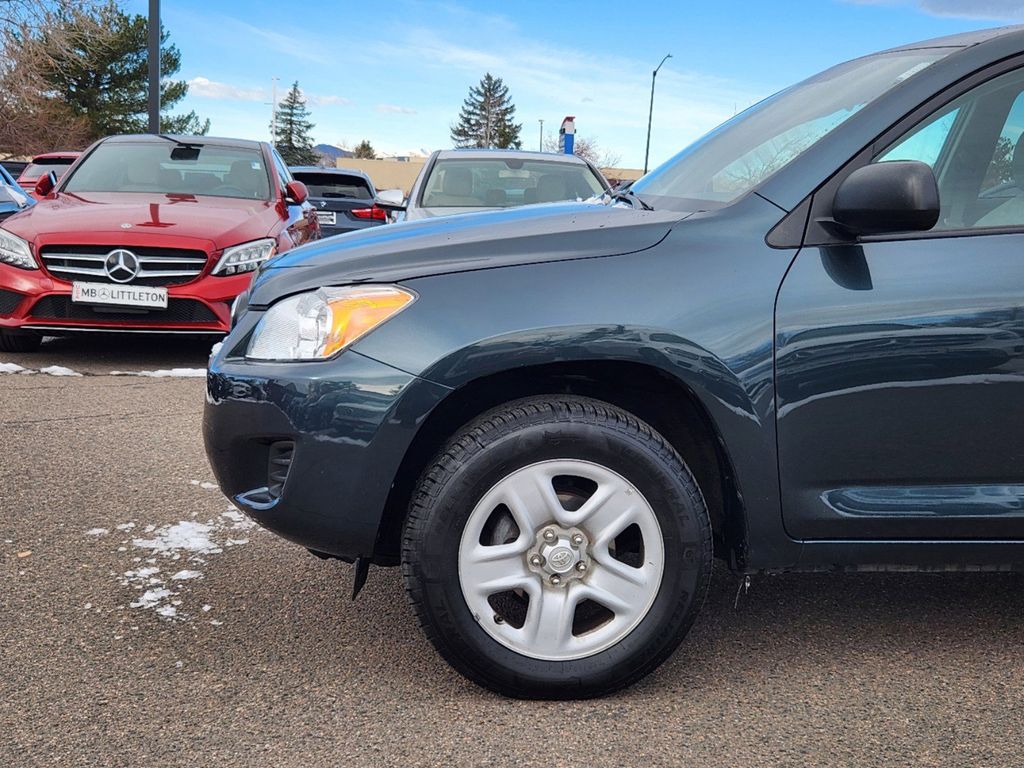 2012 Toyota RAV4 Base 9