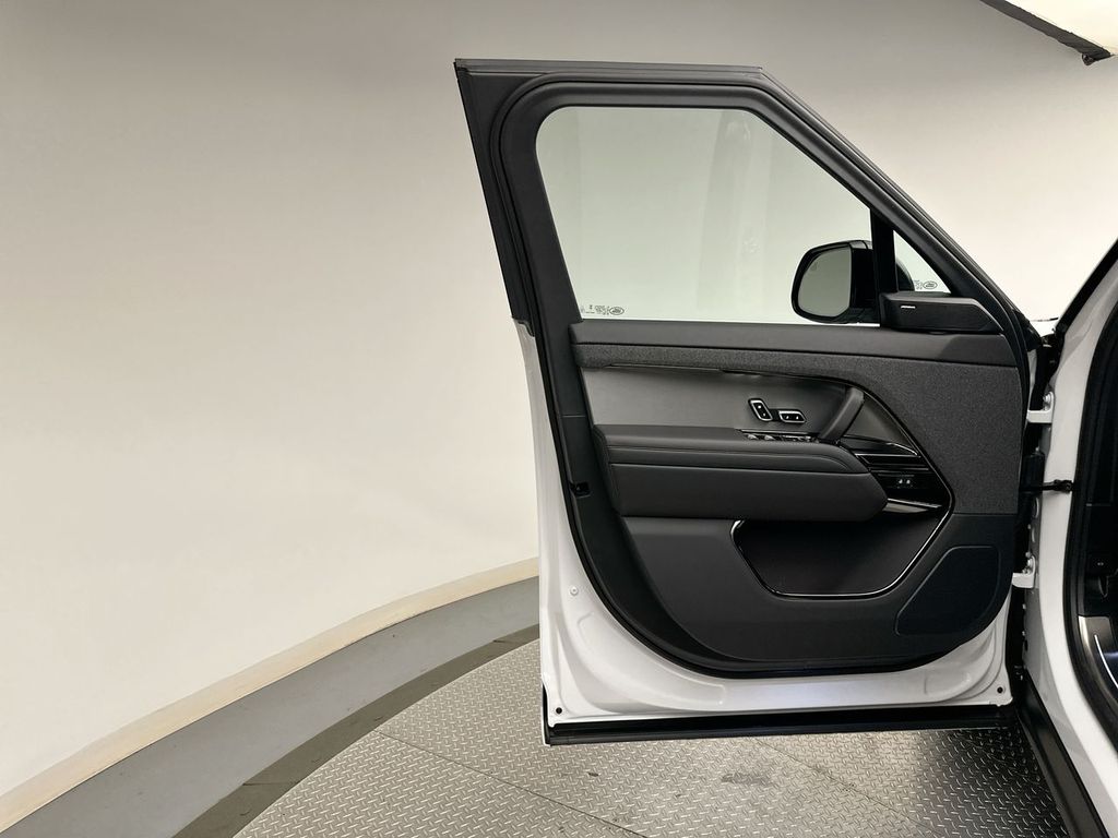2025 Land Rover Range Rover Sport SE Dynamic 8