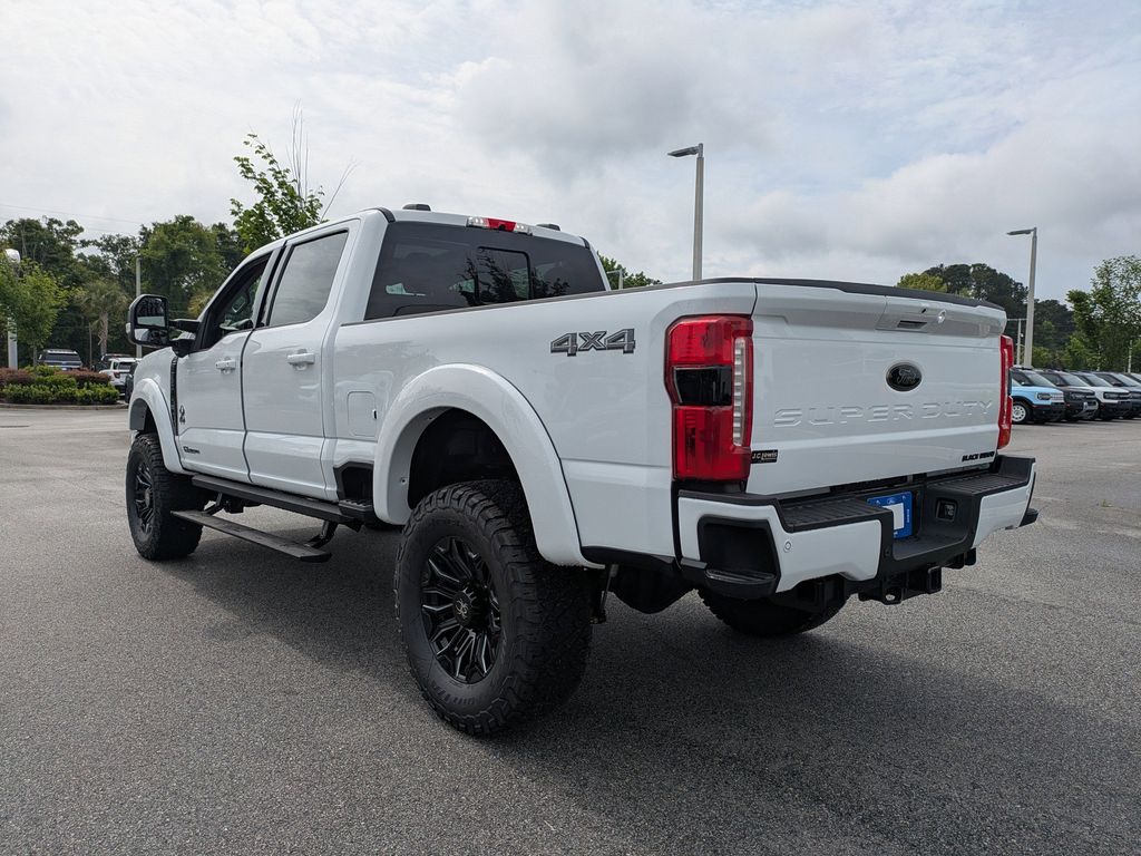 2026 Ford F-250 Super Duty Black Widow