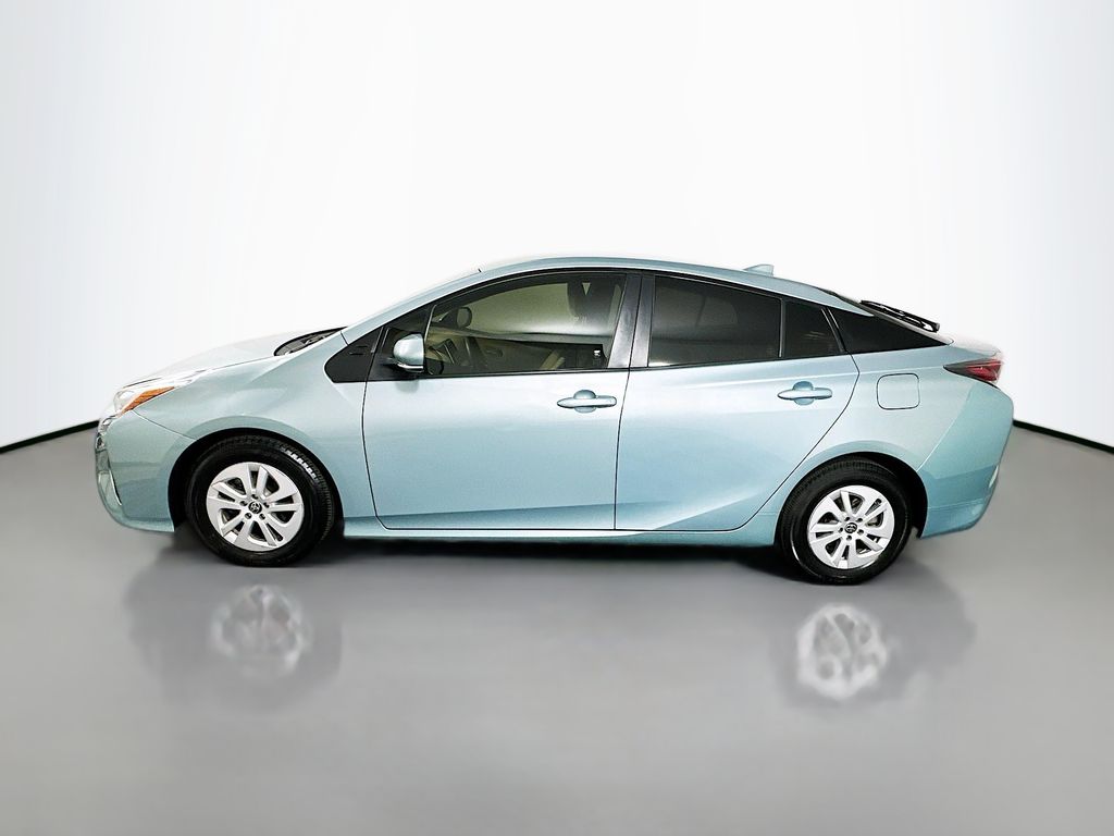 Thumbnail: 2017 Toyota Prius - 8
