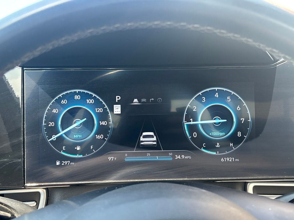 Used 2024 Hyundai Elantra Sedan