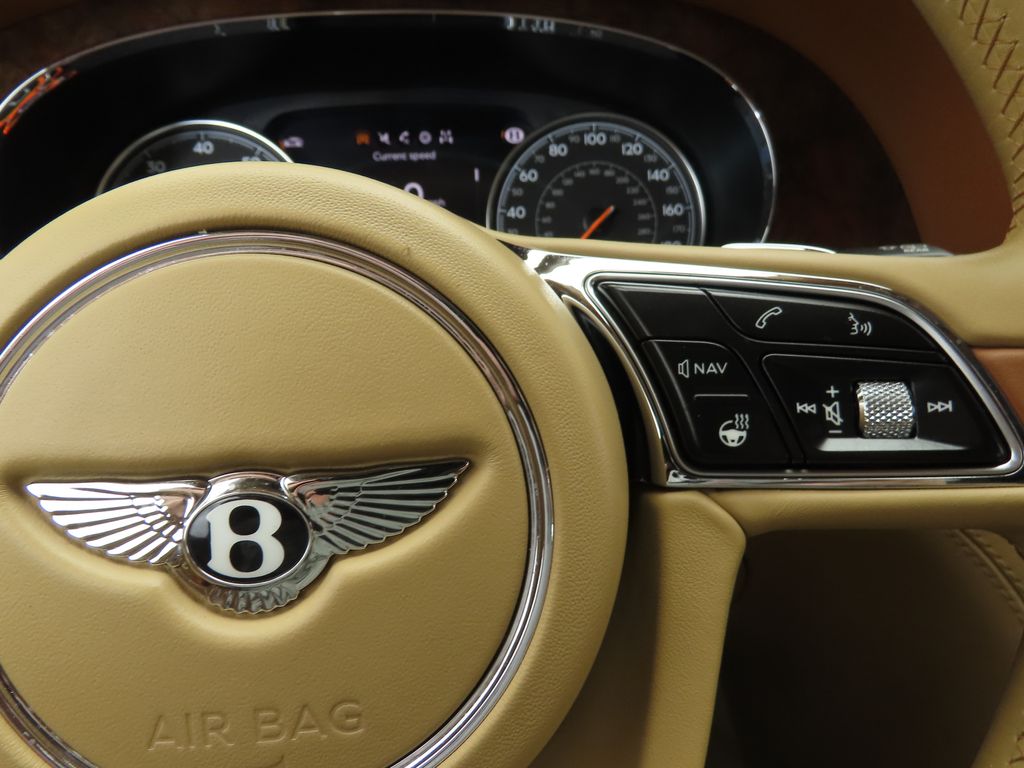 Thumbnail: 2018 Bentley Bentayga - 12