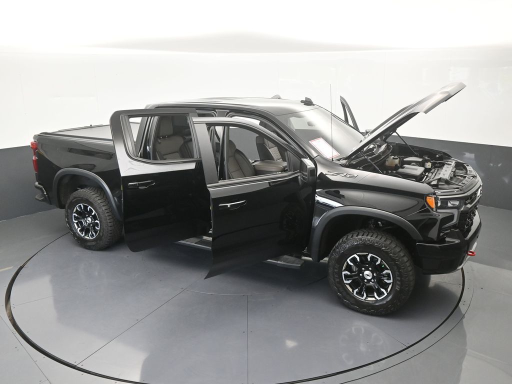 Used 2025 Black Chevrolet ZR2 image 82