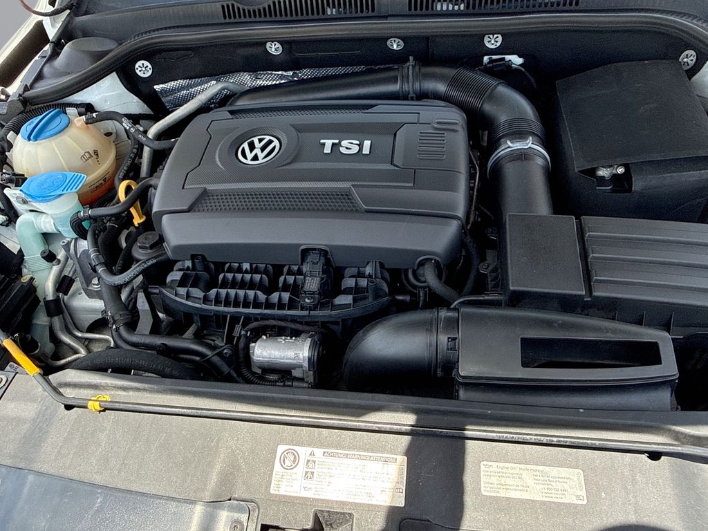 Thumbnail: 2015 Volkswagen Jetta - 14