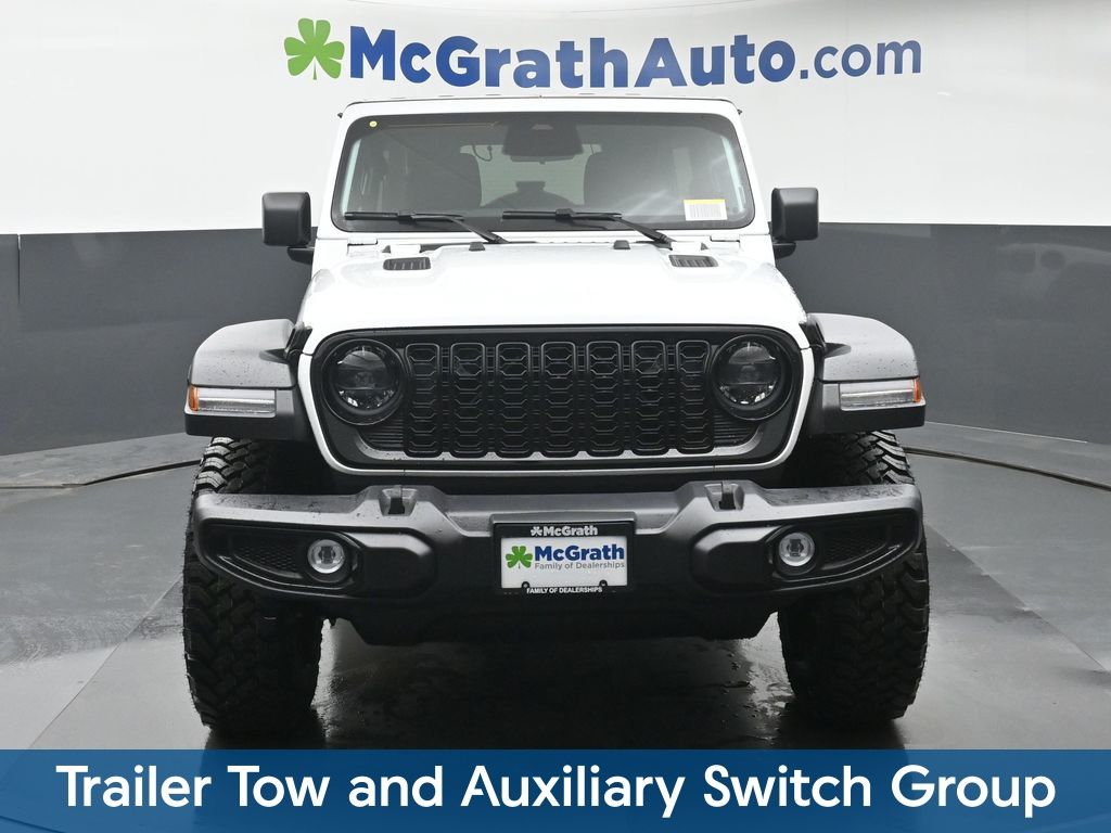 View vehicle photo 4