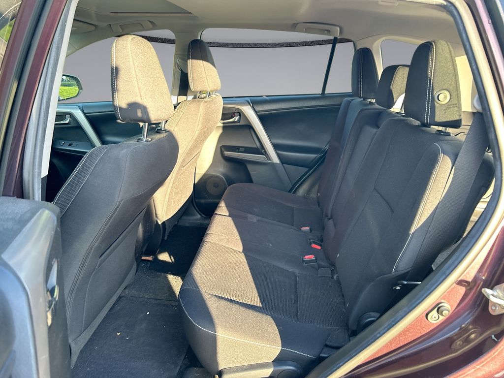 Thumbnail: 2018 Toyota RAV4 - 29