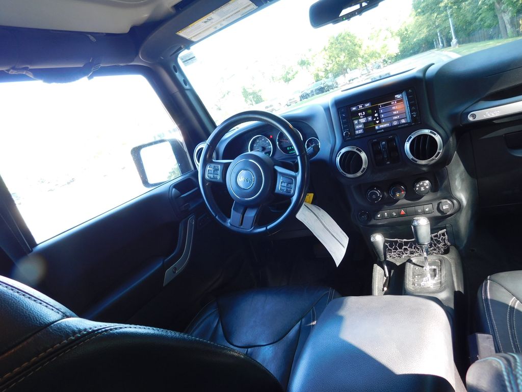 Thumbnail: 2015 Jeep Wrangler - 6