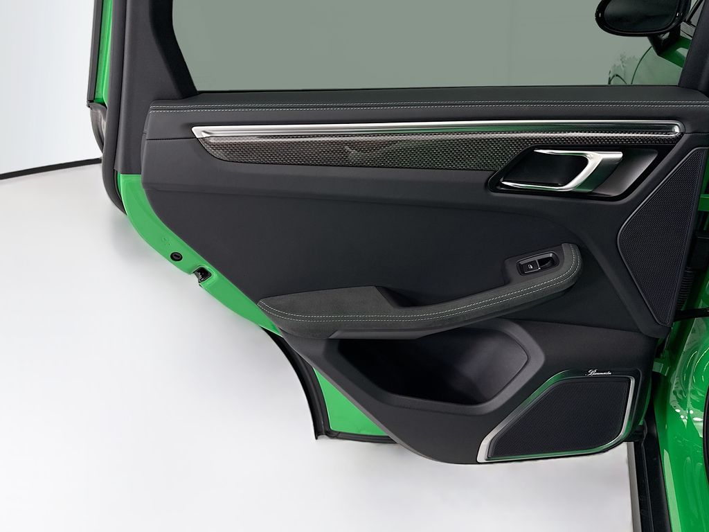 Thumbnail: 2024 Porsche Macan - 25