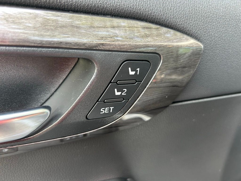 2023 Toyota Highlander Limited 19