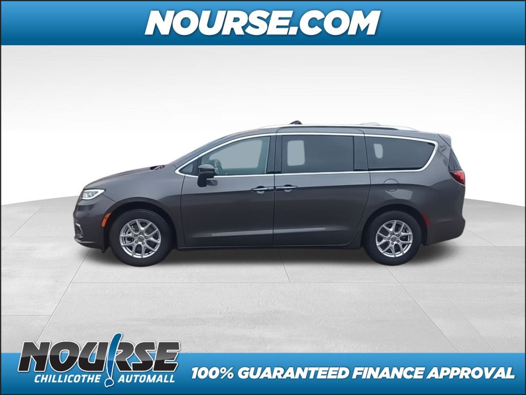 2021 Chrysler Pacifica Touring L photo