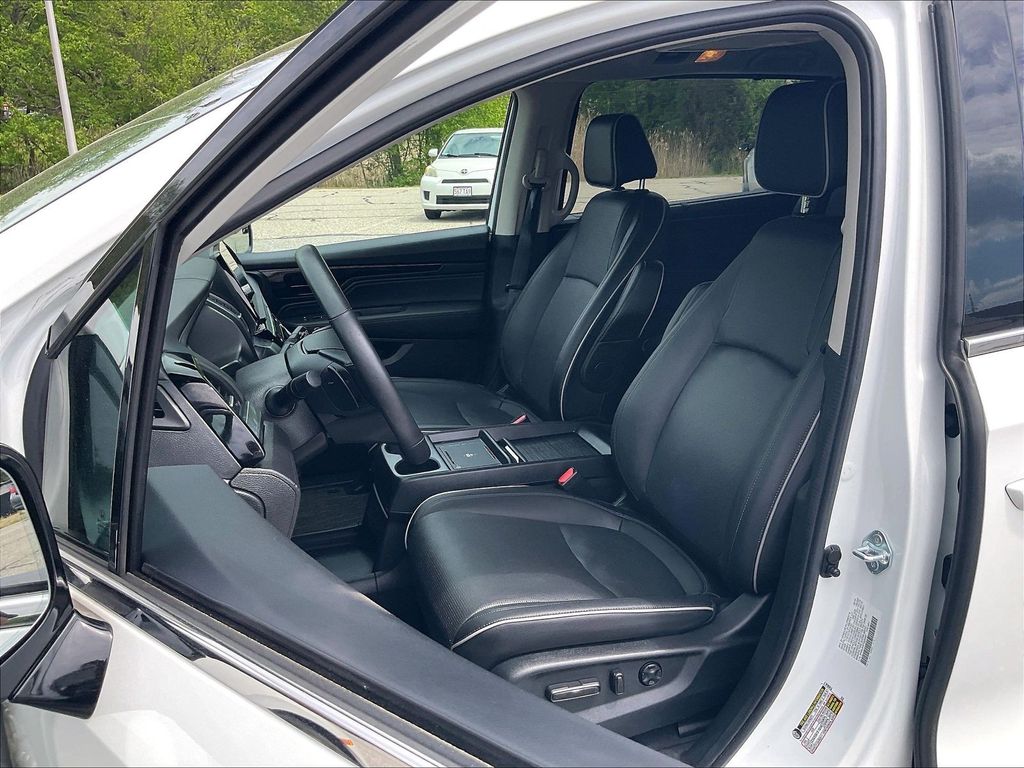 2025 Honda Odyssey — photo 10