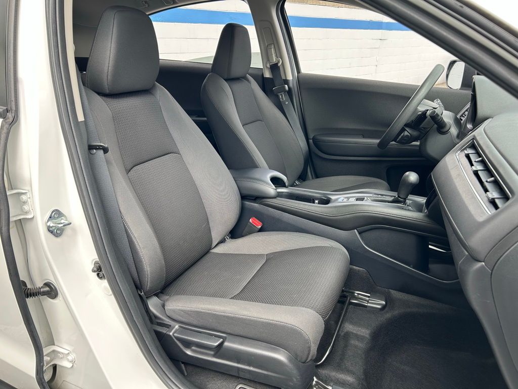2022 Honda HR-V EX 25