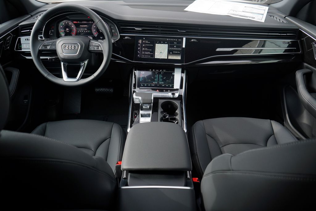 Thumbnail: 2026 Audi Q8 - 8