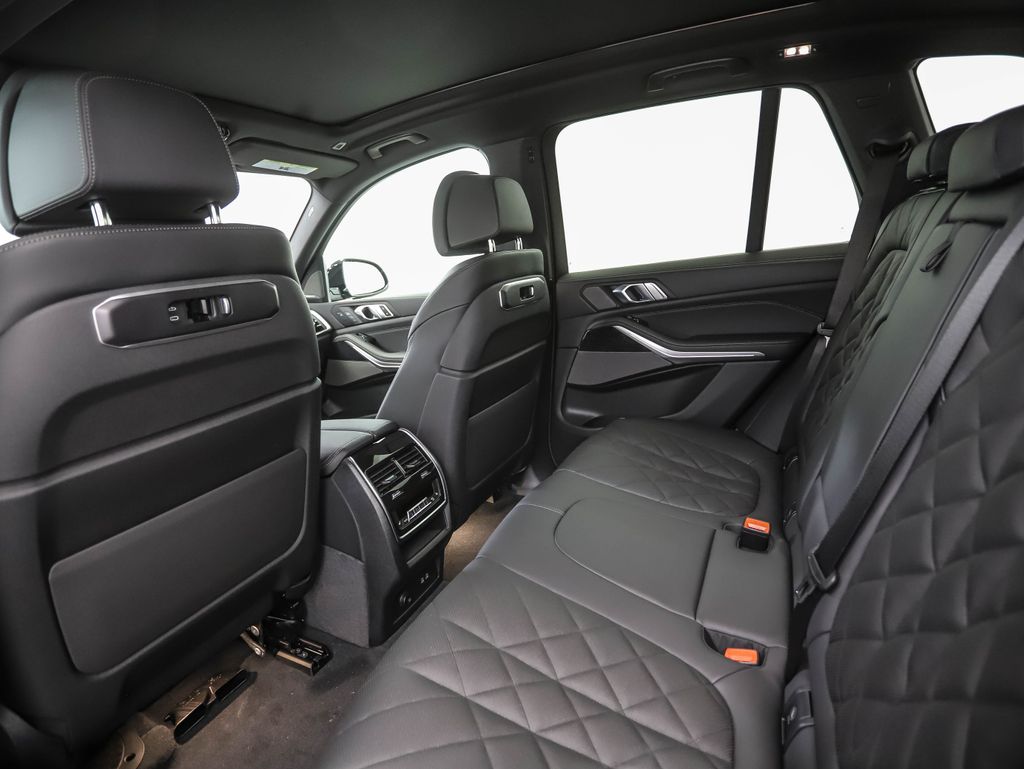 Thumbnail: 2026 BMW X5 - 21