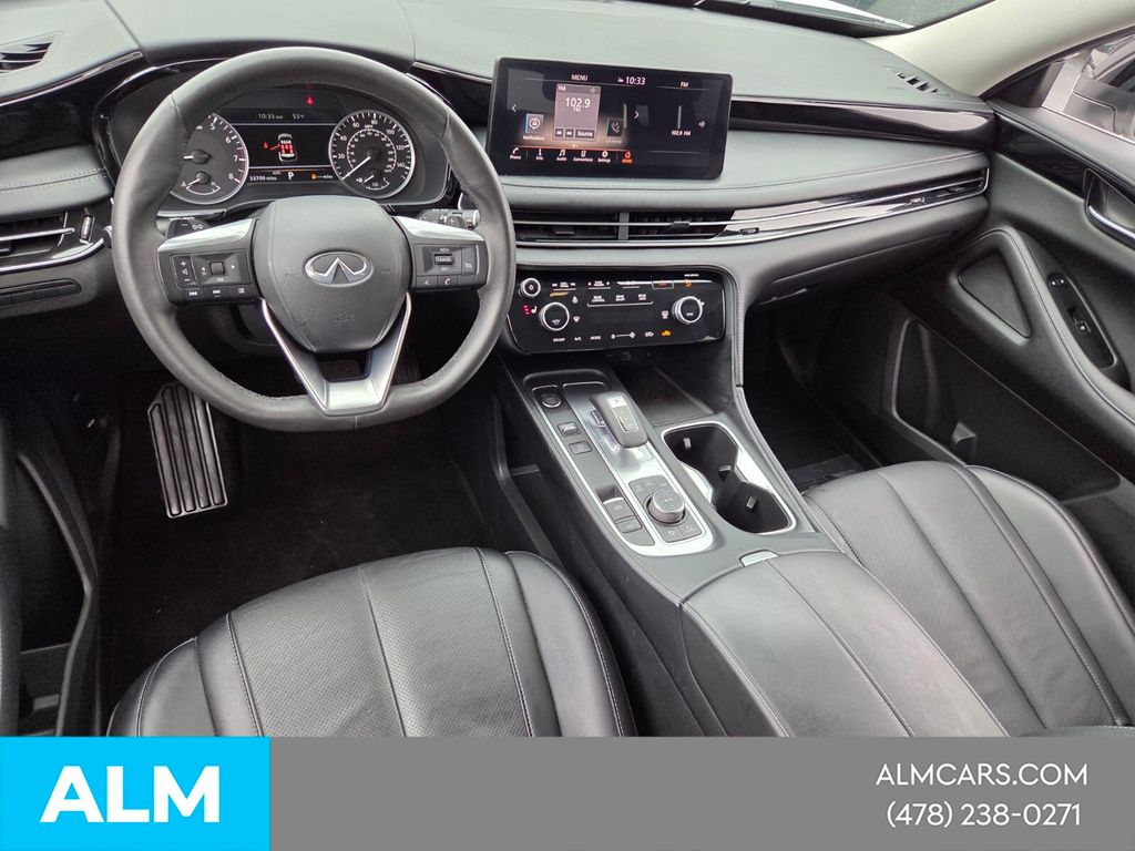 Used 2024 White INFINITI PURE image 8