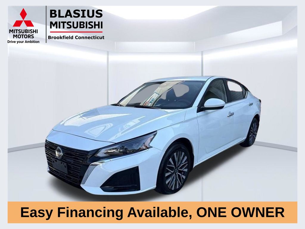 Pearl White Tricoat 2023 Nissan Altima Sedan All-Wheel Drive Continuously Variable Transmission