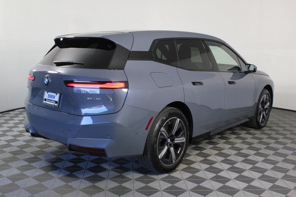 Thumbnail: 2026 BMW iX - 2