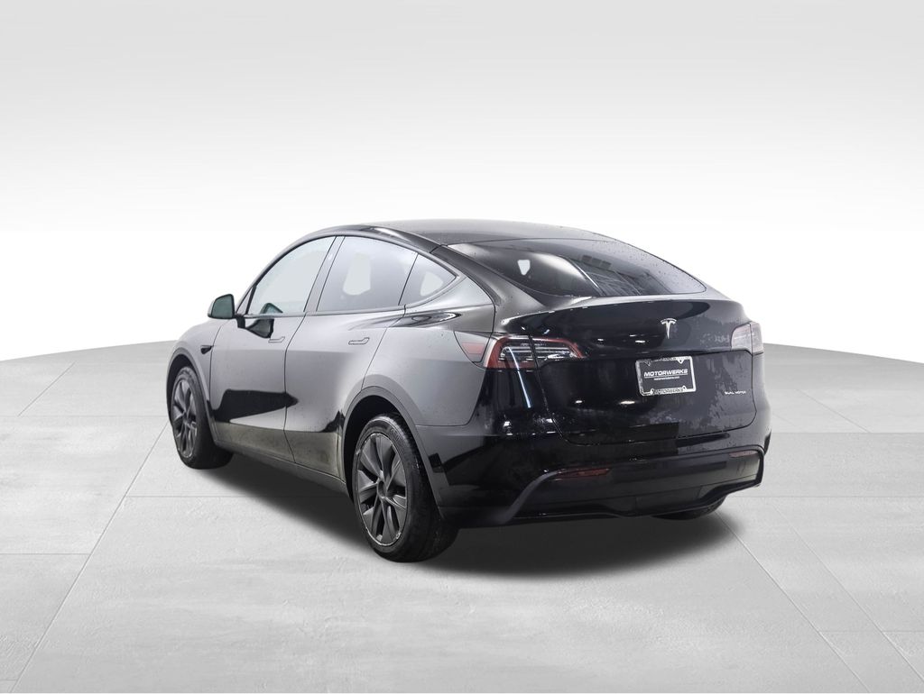 Thumbnail: 2024 Tesla Model Y - 3
