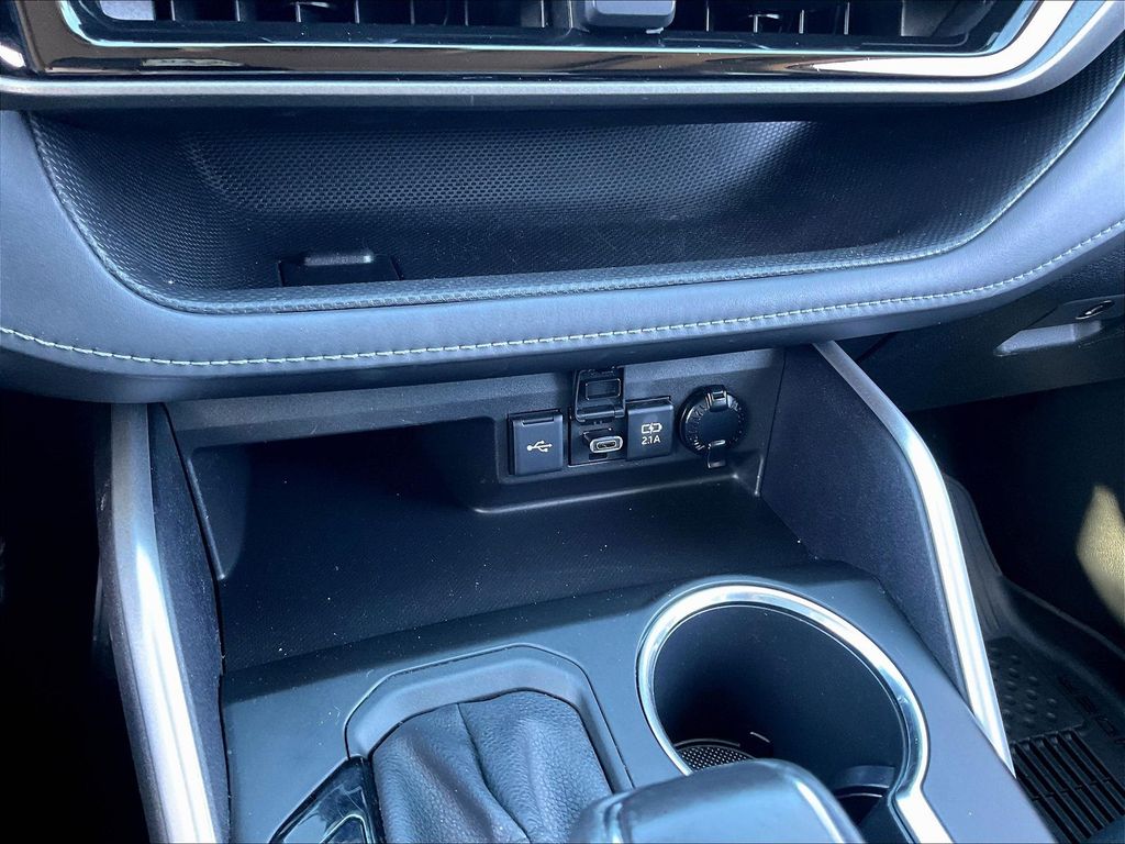 2021 Toyota Highlander — photo 26