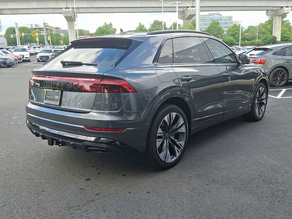 2024 Audi Q8 Prestige 4