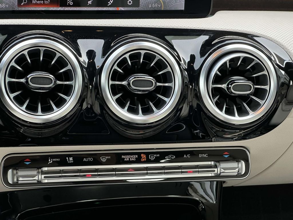 2022 Mercedes-Benz A-Class A 220 4MATIC 12