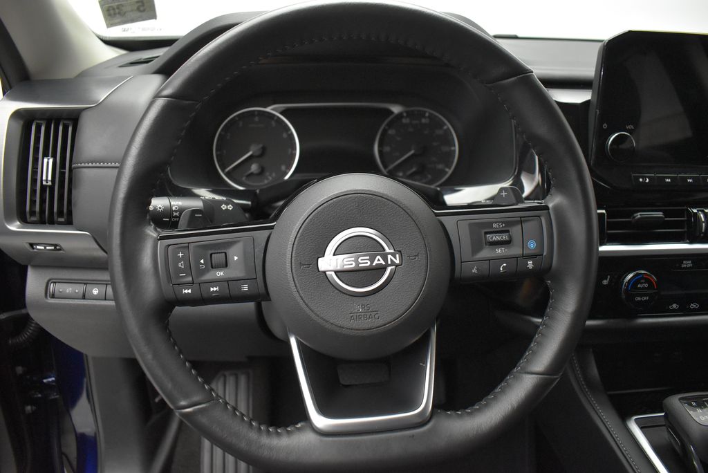 Thumbnail: 2025 Nissan Pathfinder - 17