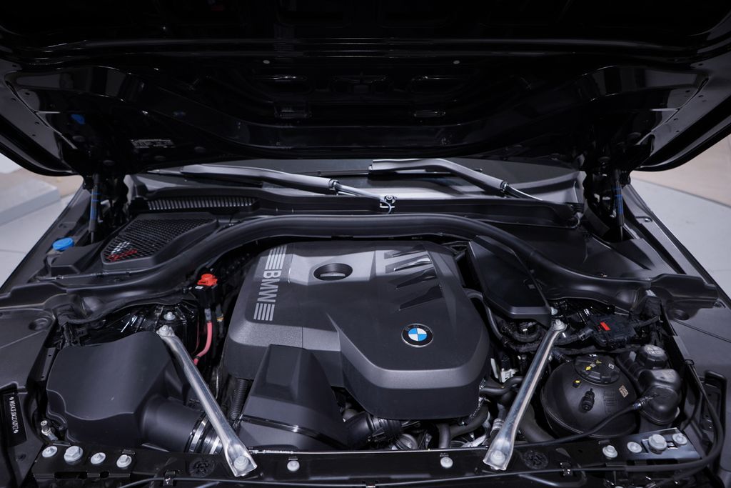 Thumbnail: 2025 BMW 5 Series - 24