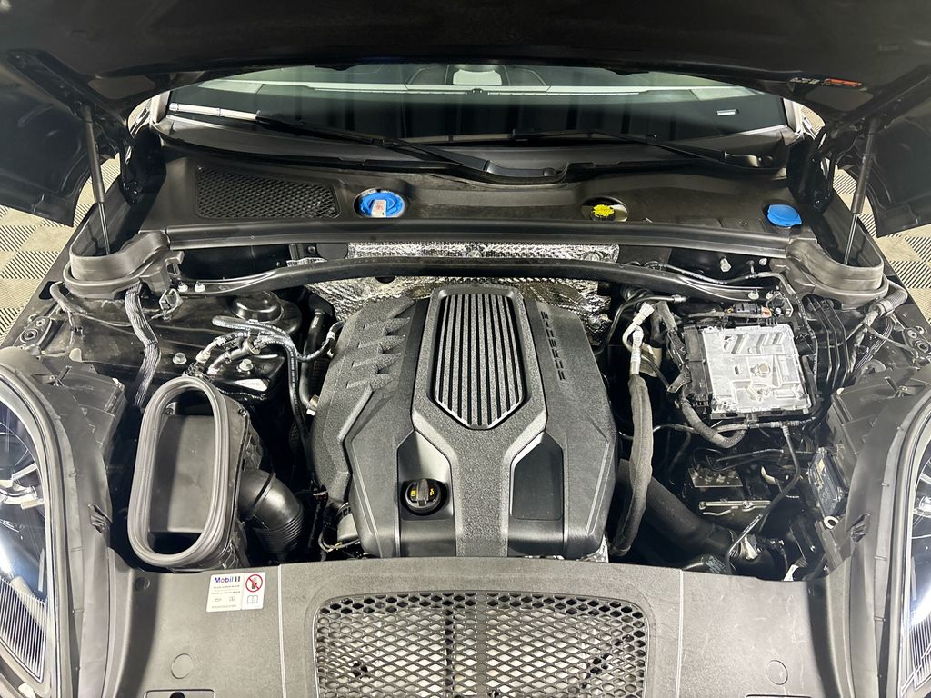 2024 Porsche Macan T