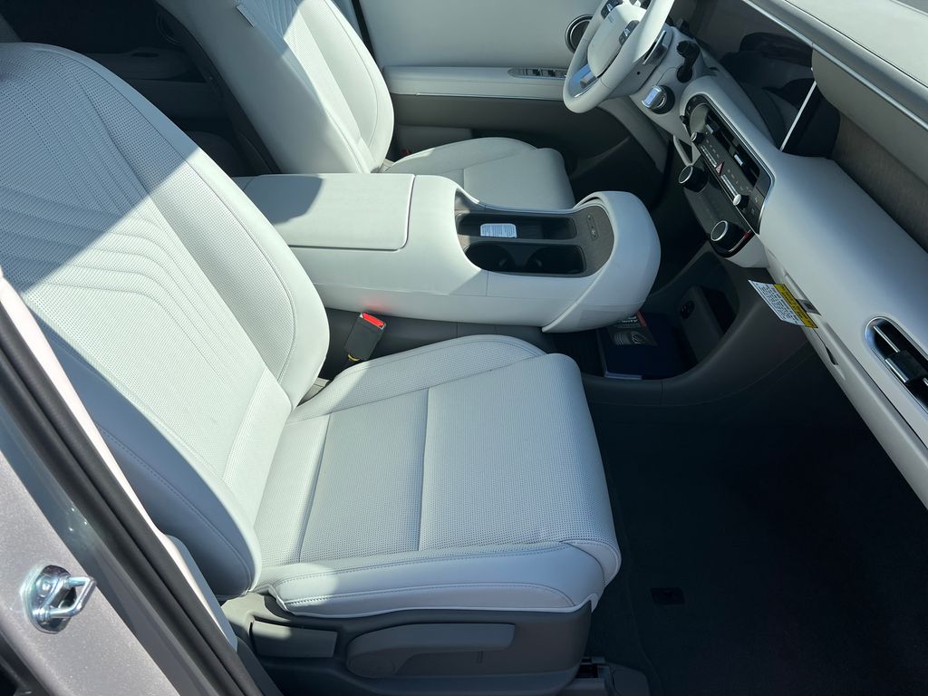 New 2026 Silver Hyundai SEL image 15