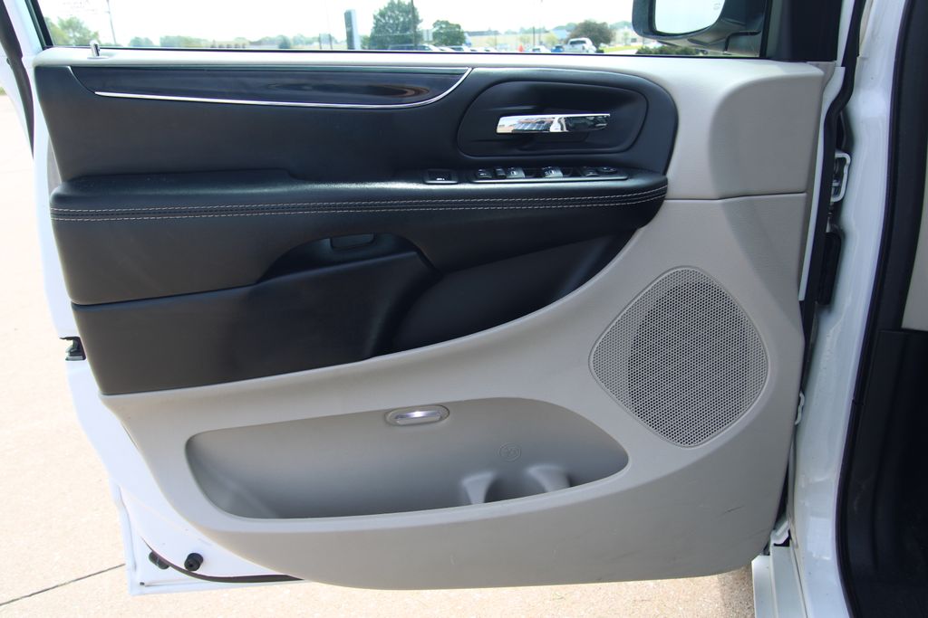 Used 2019 Dodge Grand Caravan Van
