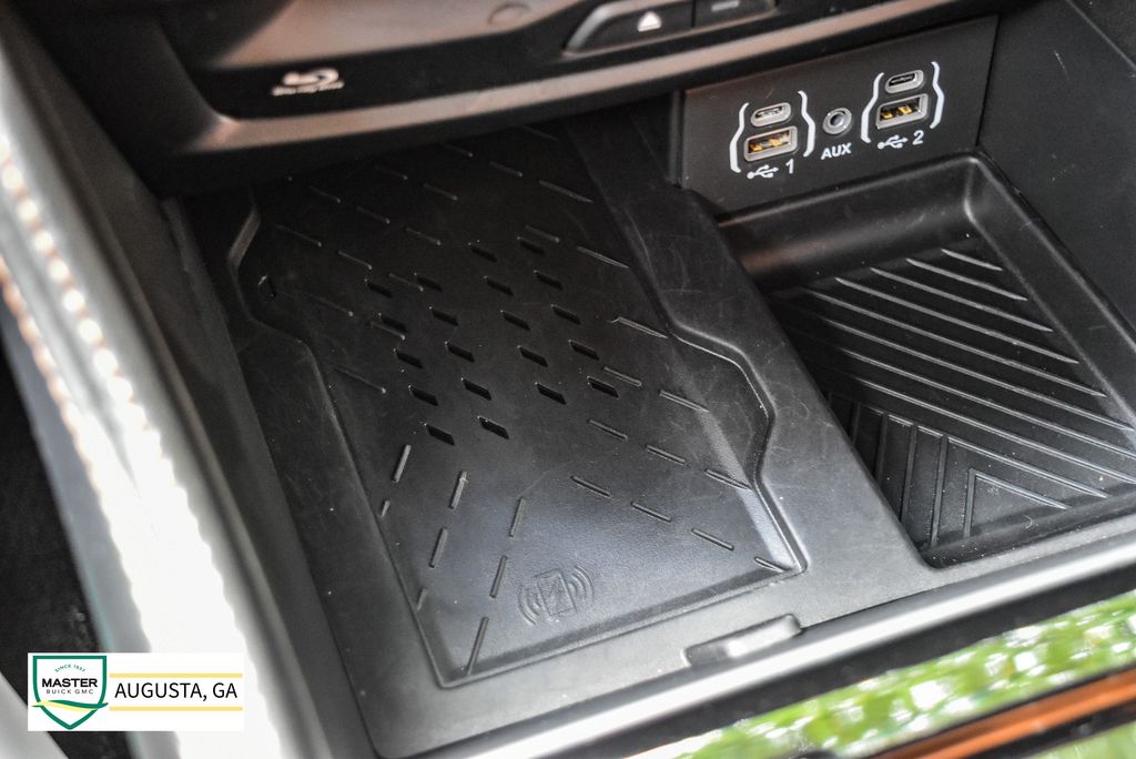Used 2025 Chrysler Pacifica Van