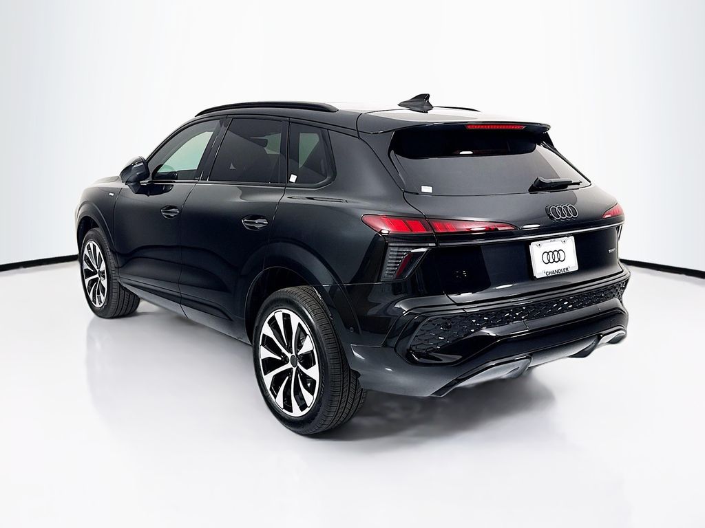 Thumbnail: 2026 Audi Q3 - 7